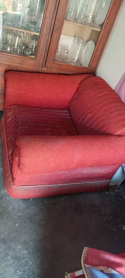 sofa set urgent for sale hai condition used main hai