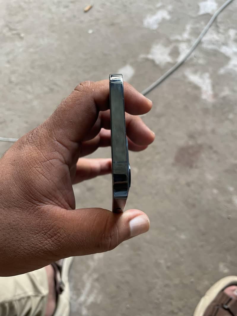 Apple iPhone 12 Pro 3