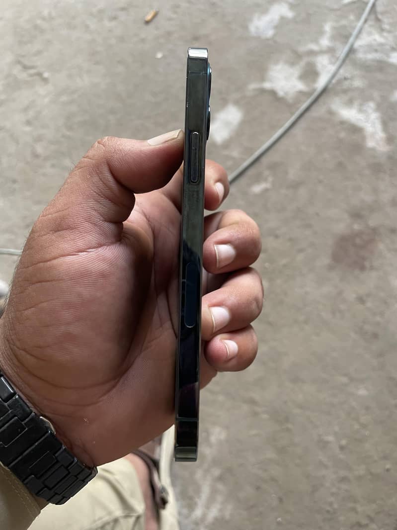 Apple iPhone 12 Pro 4