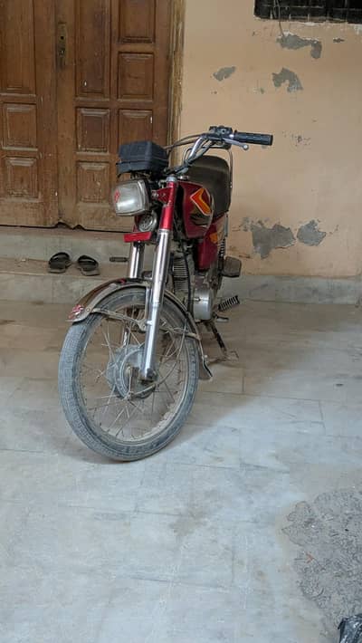 125 United 2021 first owner urgent sale 03350658870 only WhatsApp