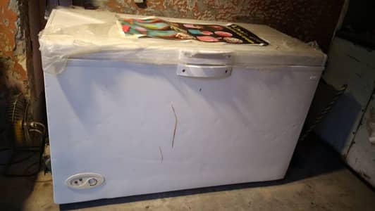 waves single door deep-freezer in new condition