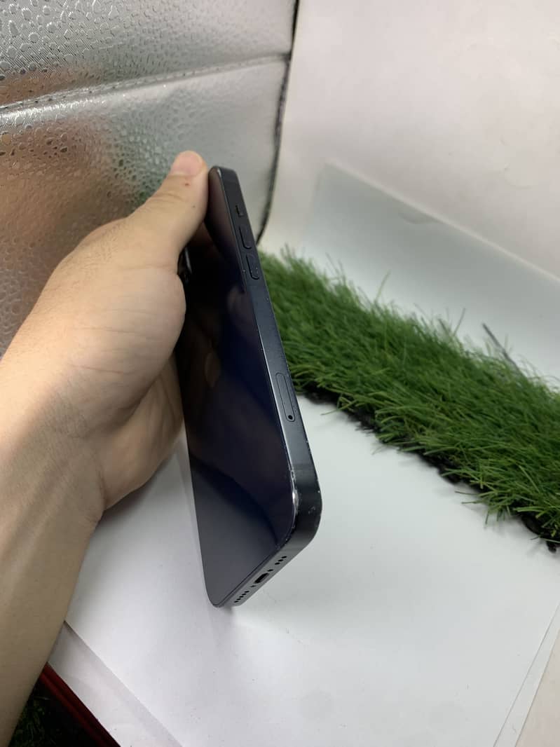 iPhone 13 1