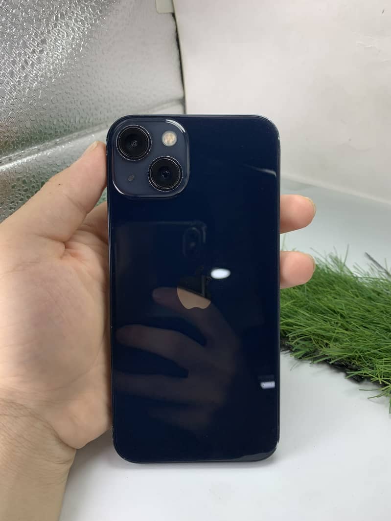 iPhone 13 4