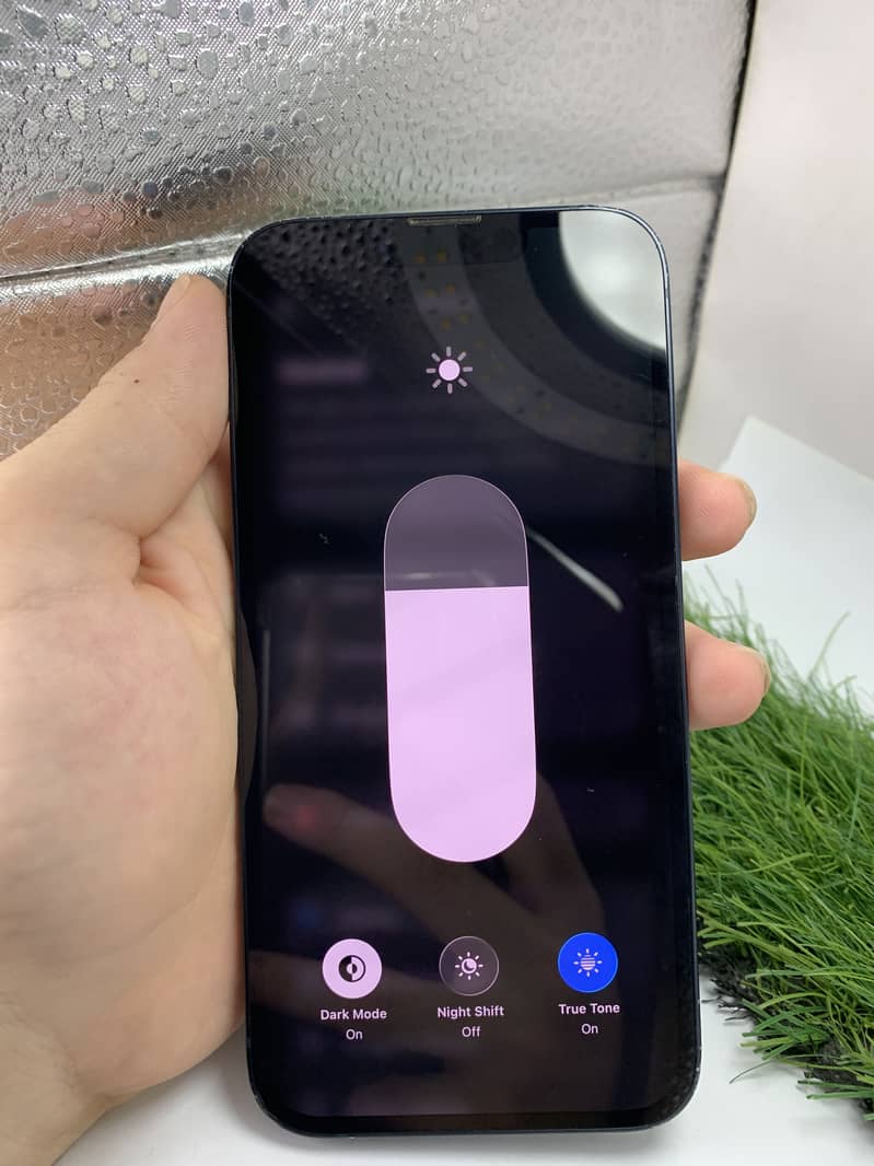 iPhone 13 9