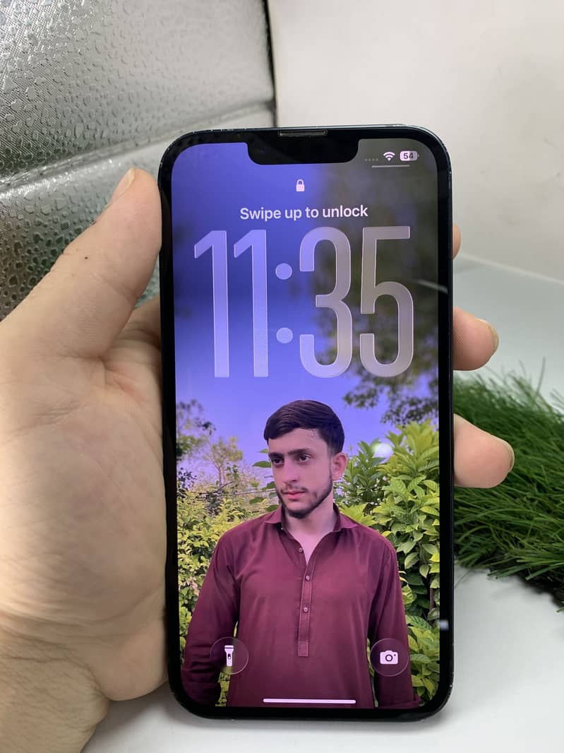 iPhone 13 10