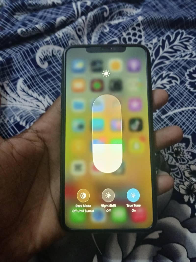 Apple iPhone 11 Pro Max 0