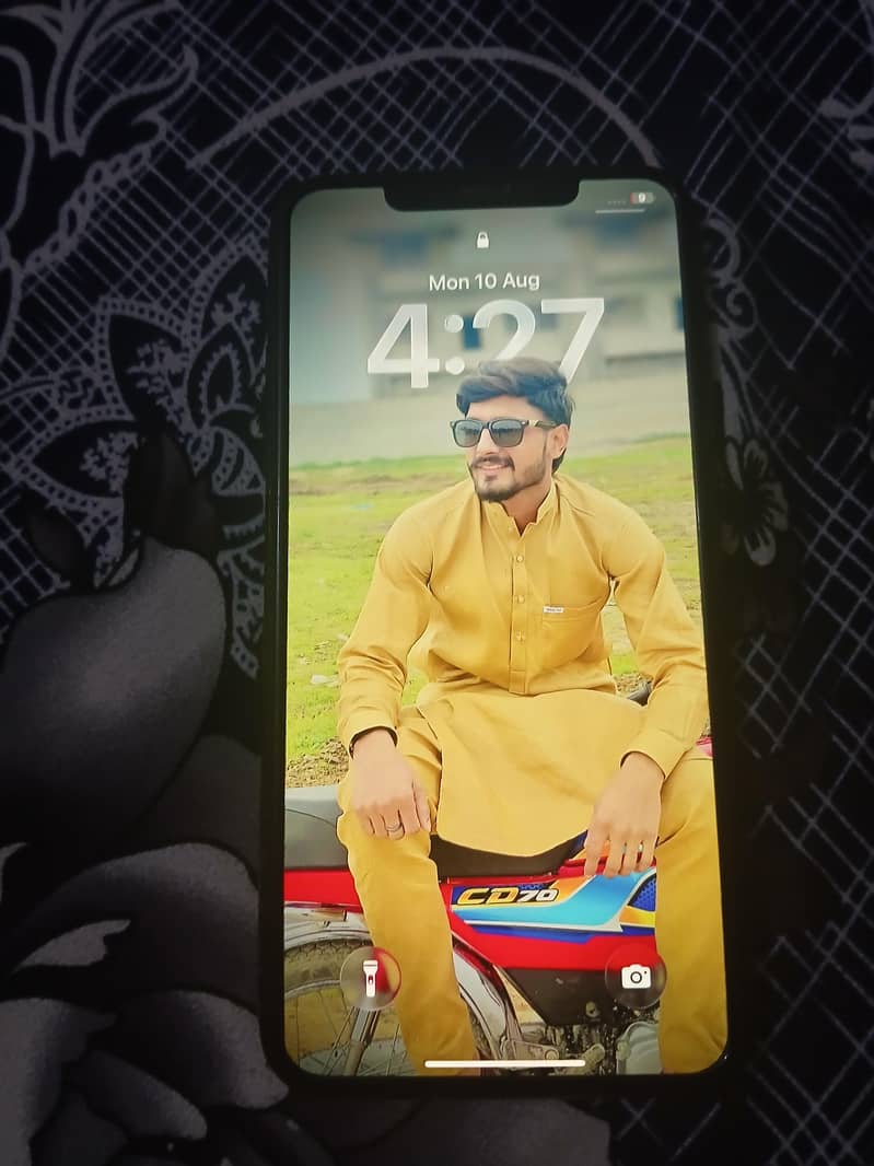 Apple iPhone 11 Pro Max 2