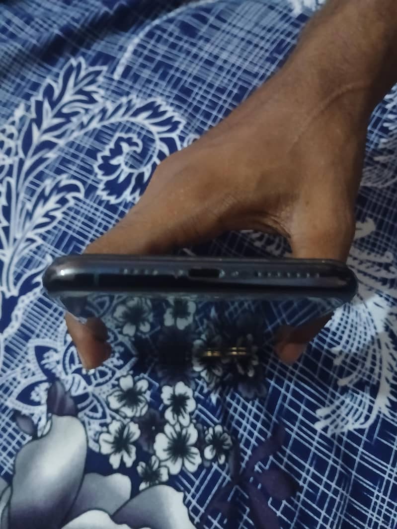 Apple iPhone 11 Pro Max 3