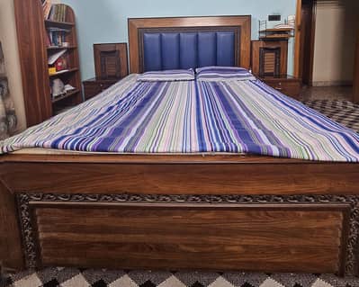 Double bed set with sidetables and dressing table