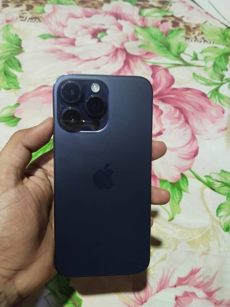 Apple iPhone 14 Pro Max 0