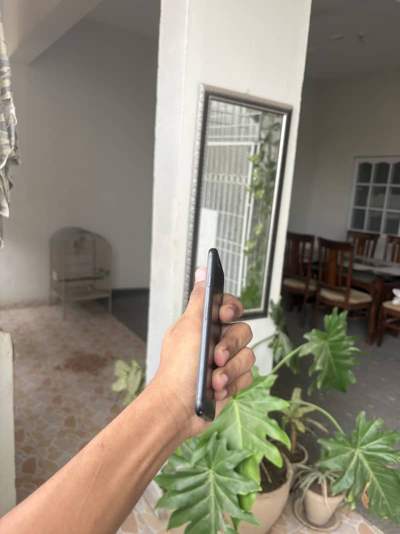 Apple iPhone 7 4