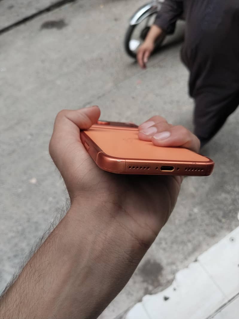 Apple iPhone 17 Pro Max 2