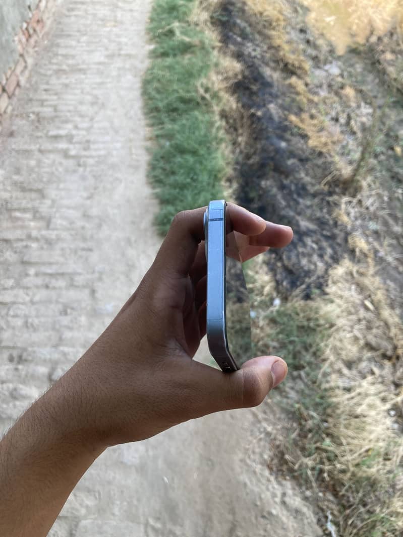 iPhone 14 plus 4