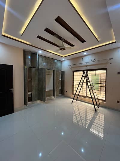 10 Marla Upper Portion Available For Rent