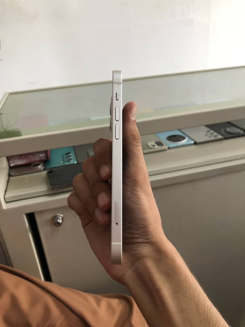 Apple iPhone 12 0