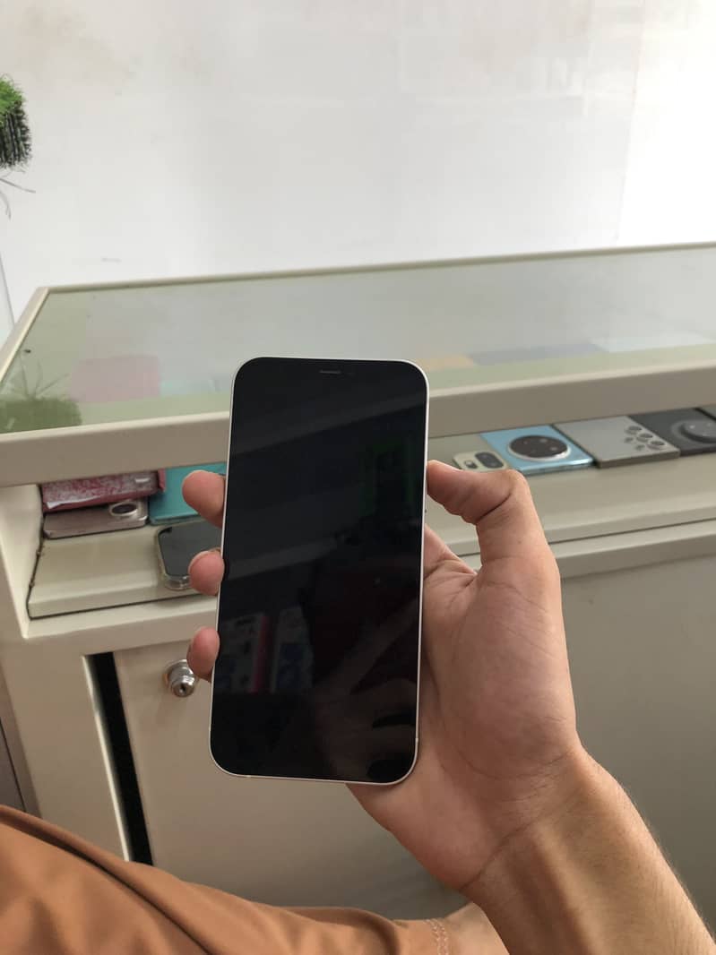 Apple iPhone 12 5