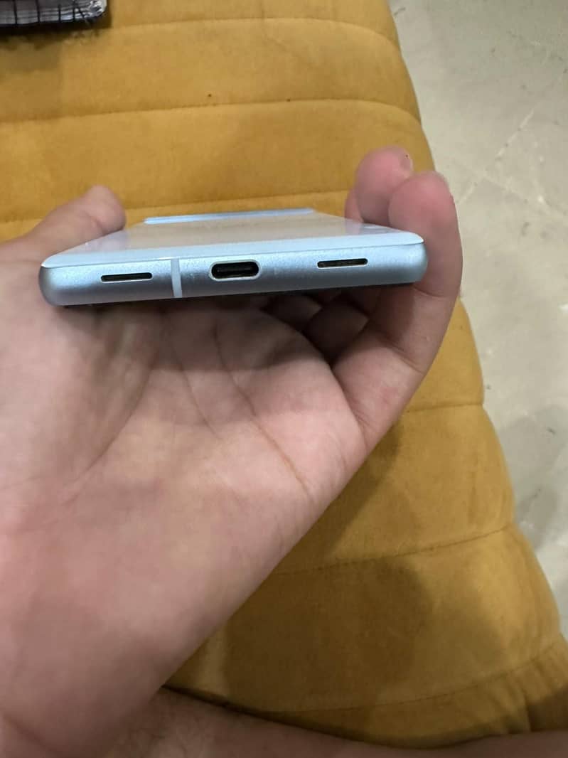 Google Pixel 7a 3