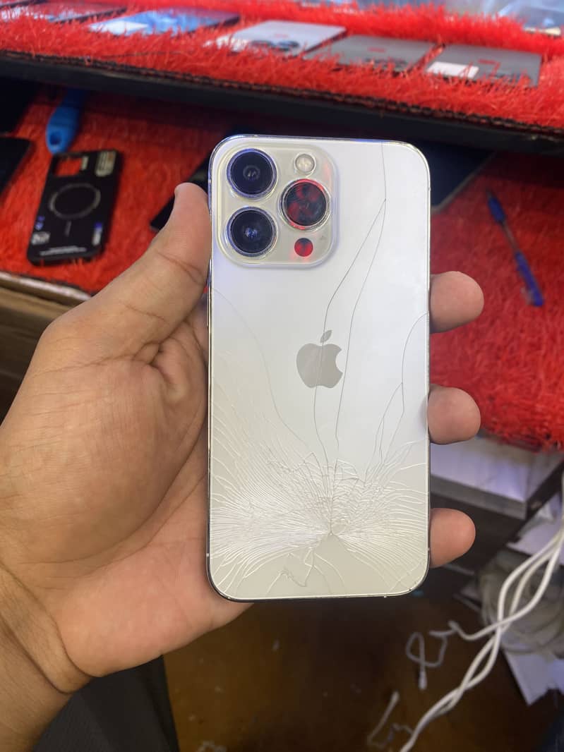 Apple iPhone 13 Pro 0