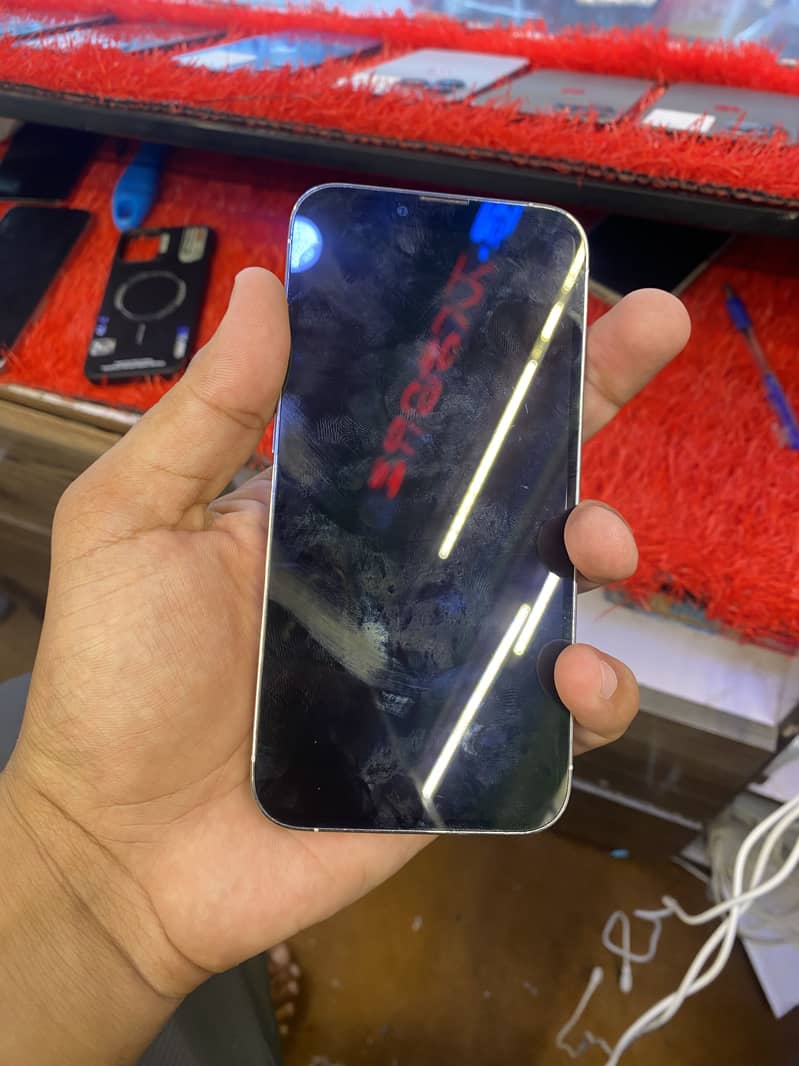 Apple iPhone 13 Pro 2