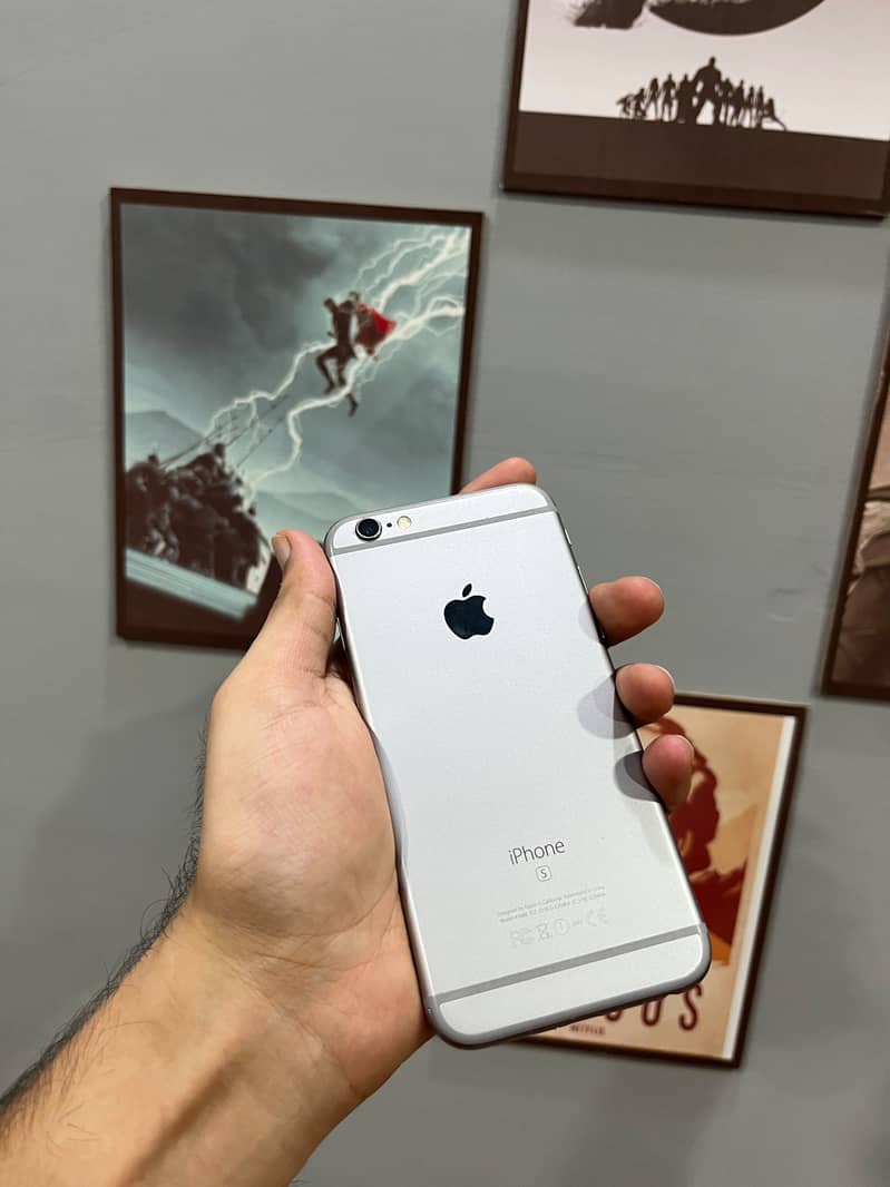 Apple iPhone 6S 3