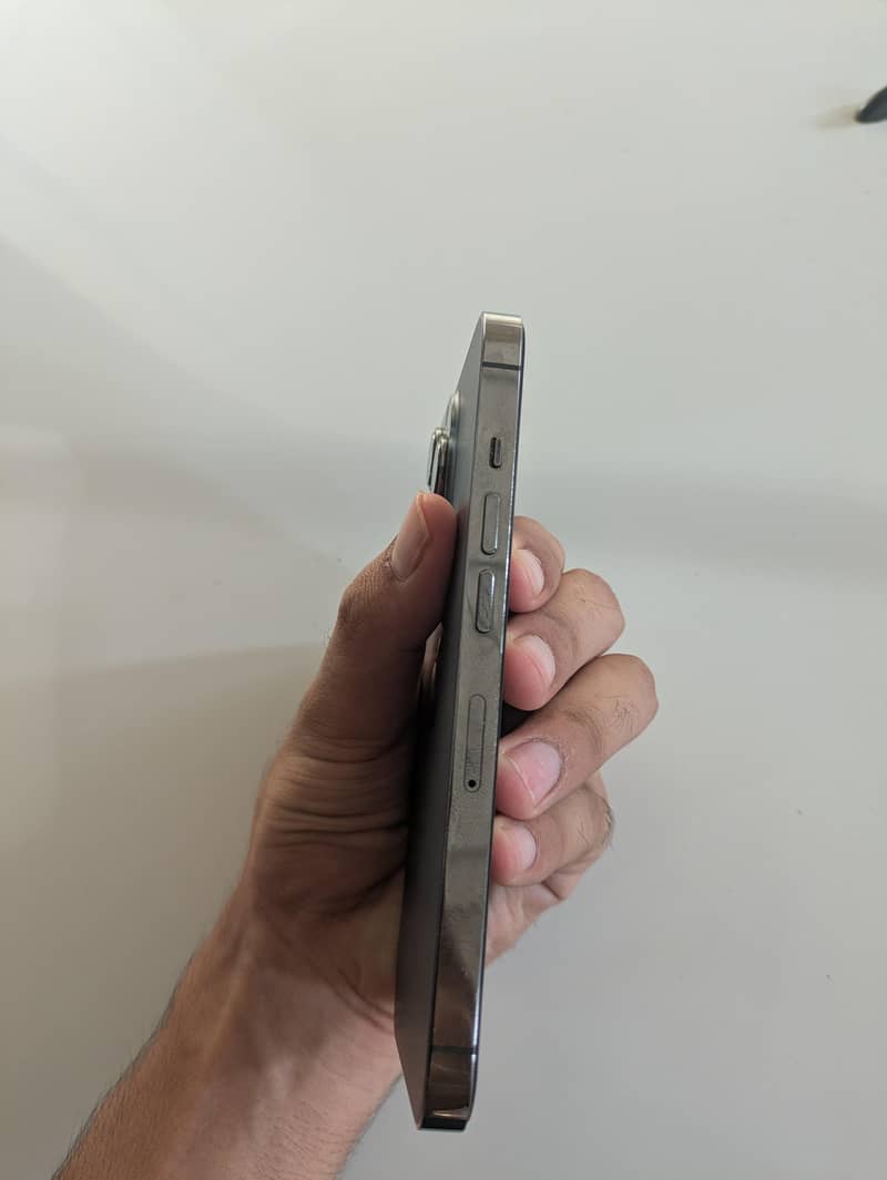 Apple iPhone 13 Pro 3
