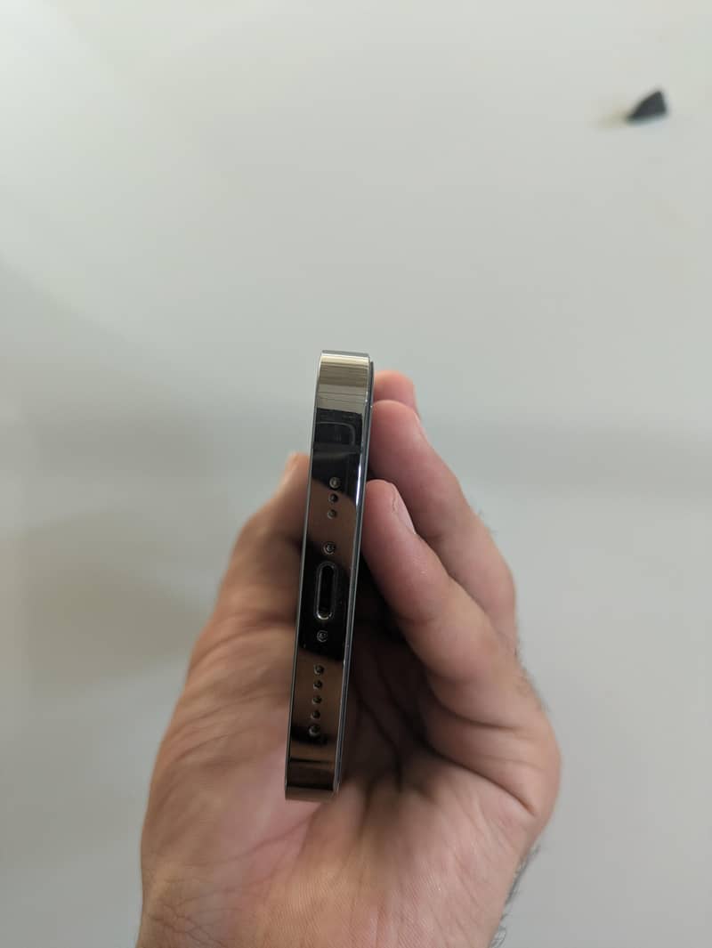 Apple iPhone 13 Pro 4