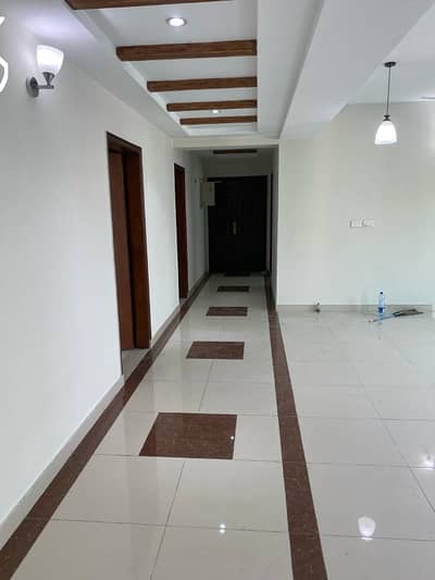 10 MARLA 3 BEDROOMS APARTMENT AVAILABLE FOR RENT