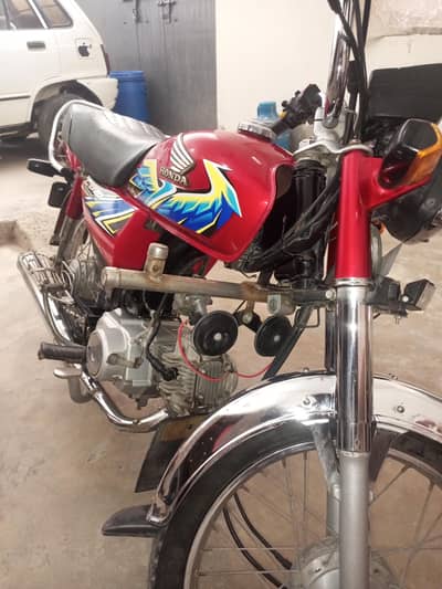 CD 21 Model For Sale