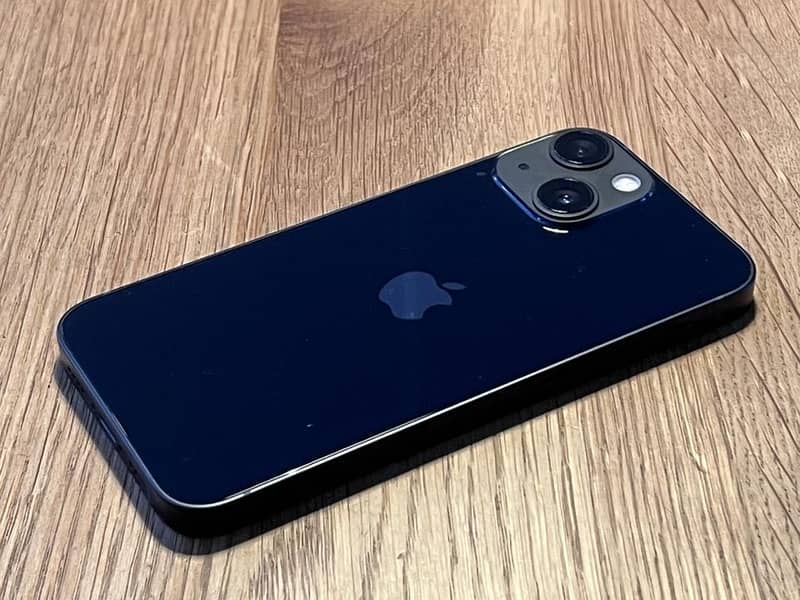 Apple iPhone 13 0