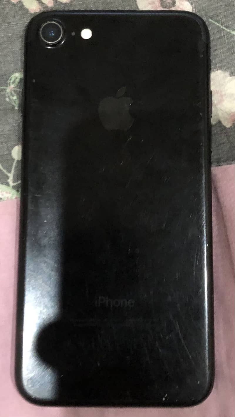 Apple iPhone 7 0