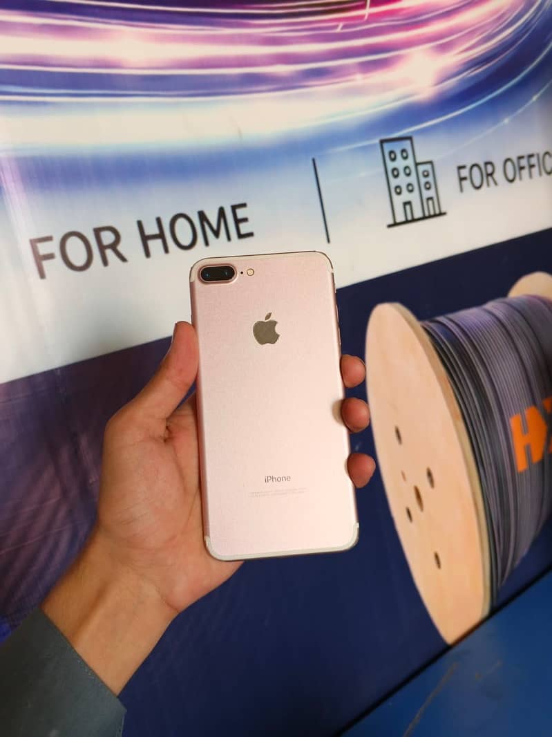 Apple iPhone 7 Plus 0