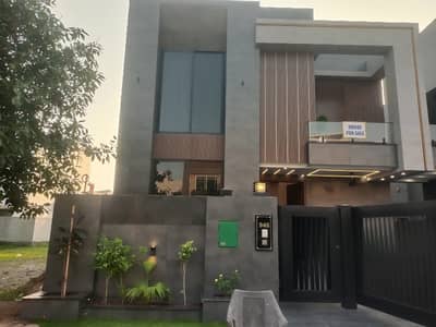 Bahria Town - Quaid Block House Sized 10 Marla For sale