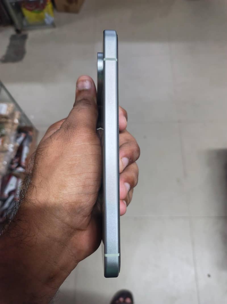 Google Pixel 9 4