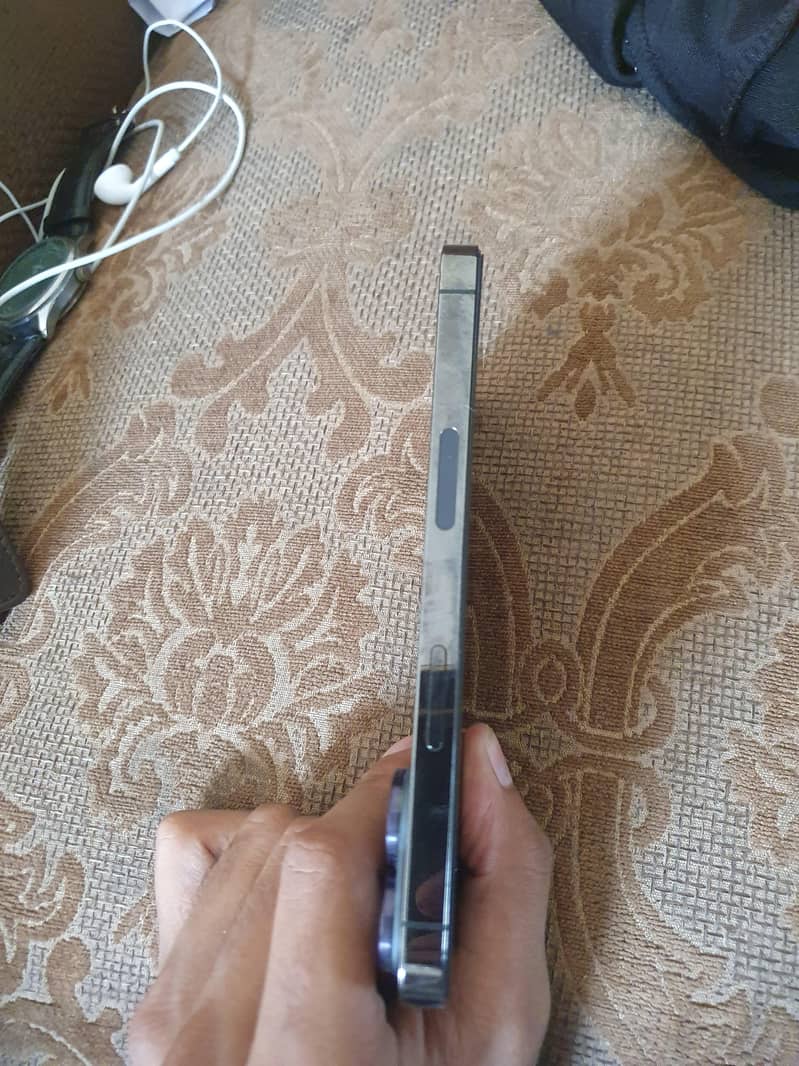 Apple iPhone 13 Pro 4