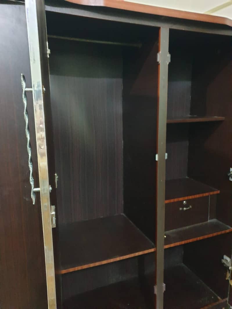 wardrobe 4