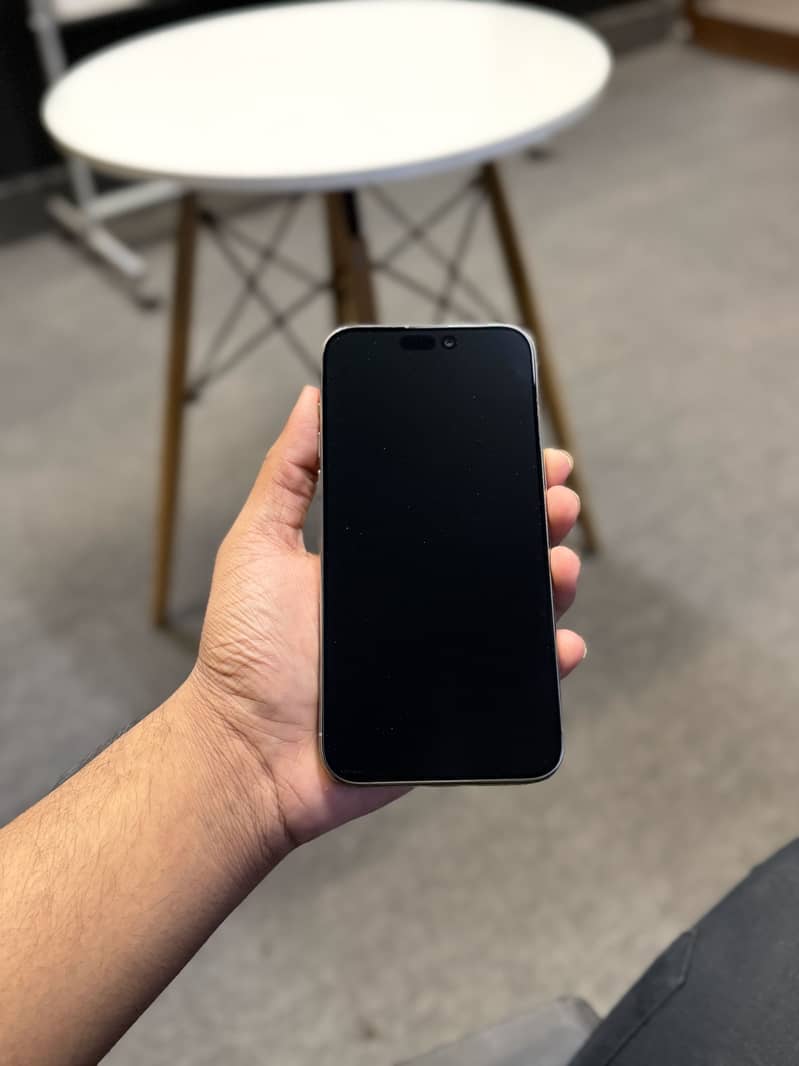 Apple iPhone 15 Pro Max 6
