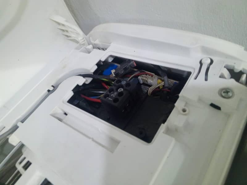 1 ton split AC used. . . 3