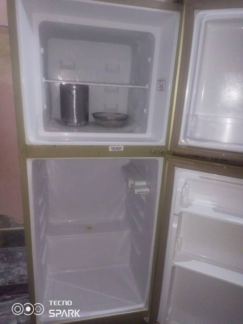 Dawlance Refrigerator Medium 3