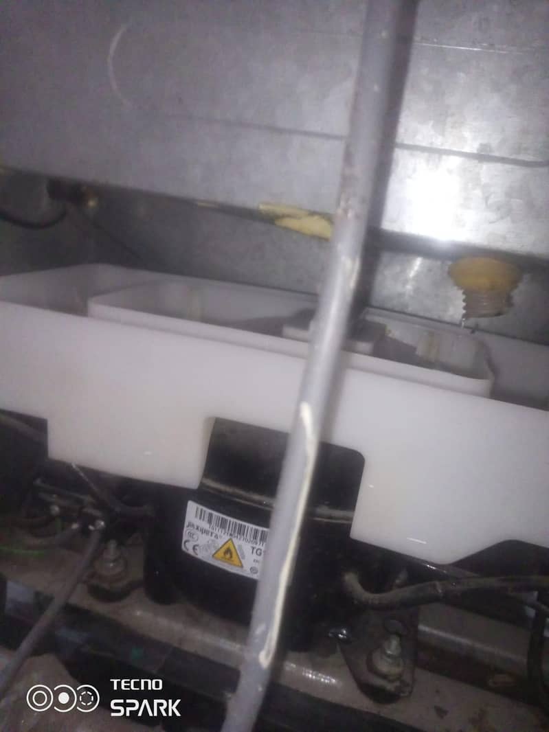 Dawlance Refrigerator Medium 10