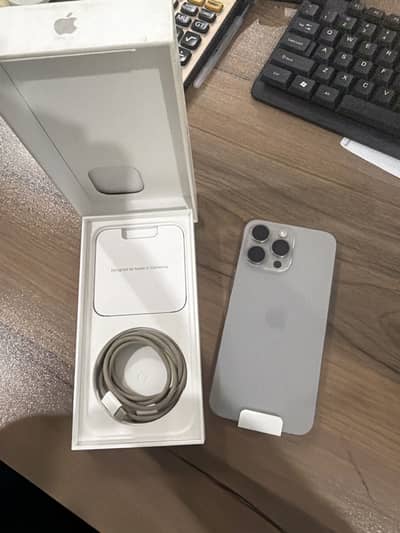 Apple 15 Pro Max