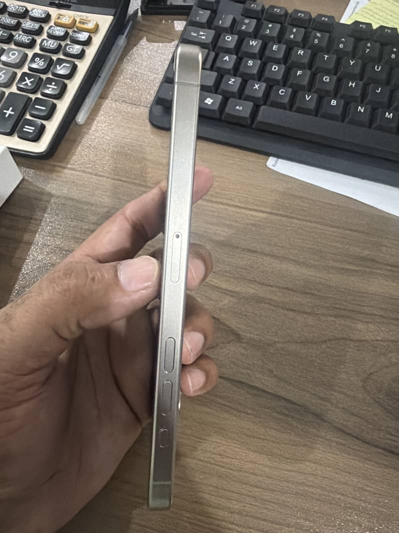 Apple 15 Pro Max 3