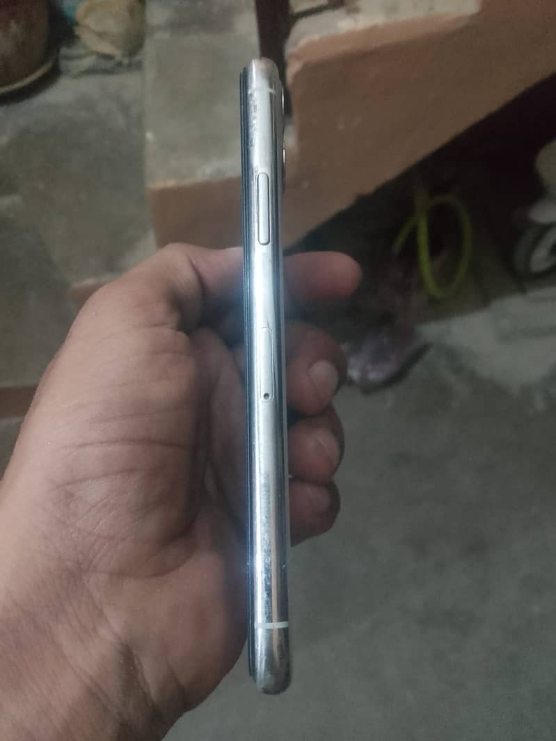 Apple iPhone 11 Pro 0