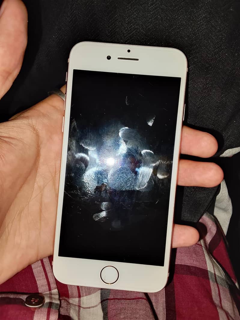 Apple iPhone 8 1
