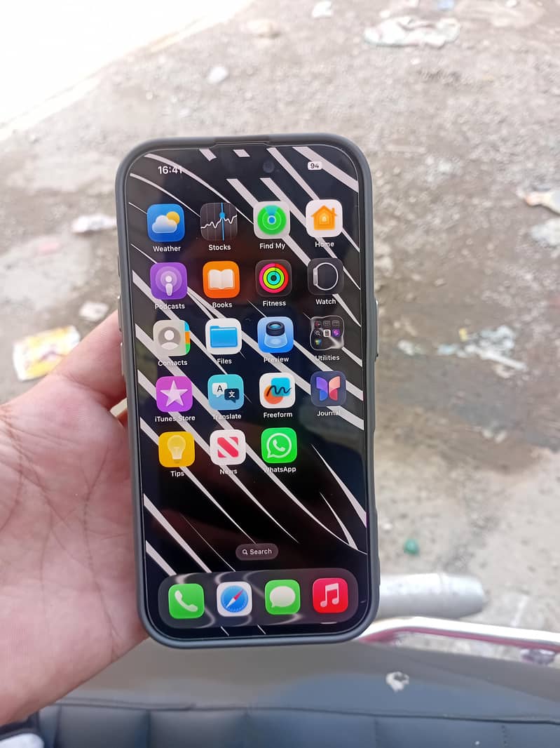 Apple iPhone 16 Pro Max 2