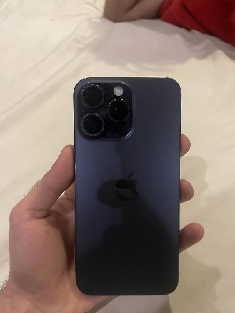 Apple iPhone 15 Pro Max 2