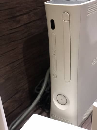 XBOX 360 Jasper Edition (40 plus games )