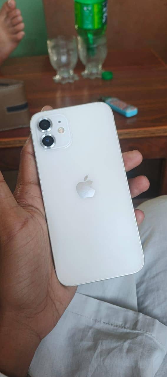 Apple iPhone 12 1