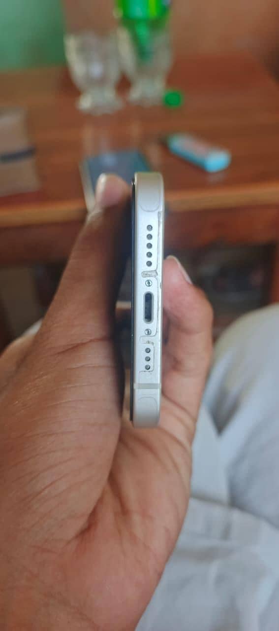 Apple iPhone 12 5