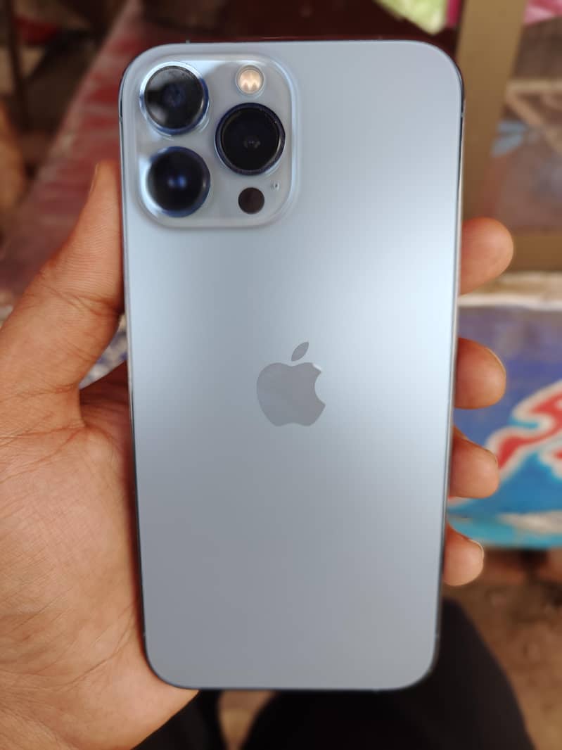 Apple iPhone 13 Pro Max 1