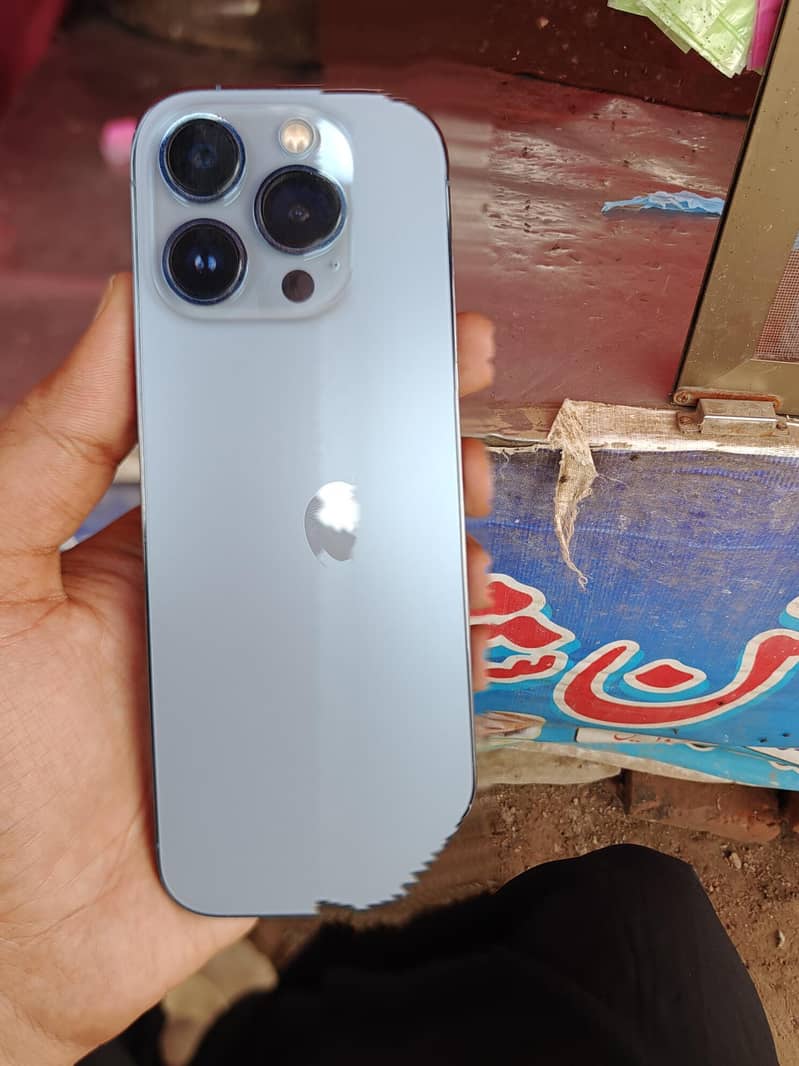 Apple iPhone 13 Pro Max 2